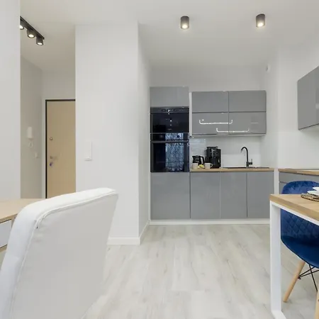 Dark Blue And Grey With Pastel Bedroom In By Renters 公寓 *