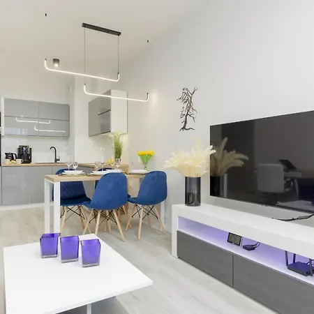 公寓 Dark Blue And Grey With Pastel Bedroom In By Renters