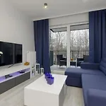 Apartamento Dark Blue And Grey With Pastel Bedroom In By Renters Varsovia