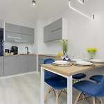 Dark Blue And Grey With Pastel Bedroom In By Renters Apartamento Varsovia